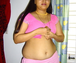 Chesty Indian unshaded Neha..